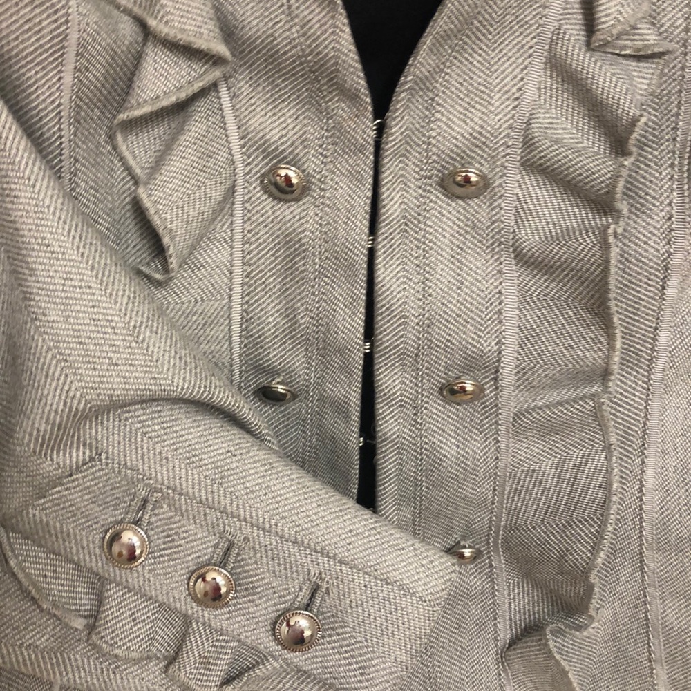 Blazer - Picture 3 of 5